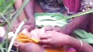 டாமி கன் தனது ஆண்குற ...